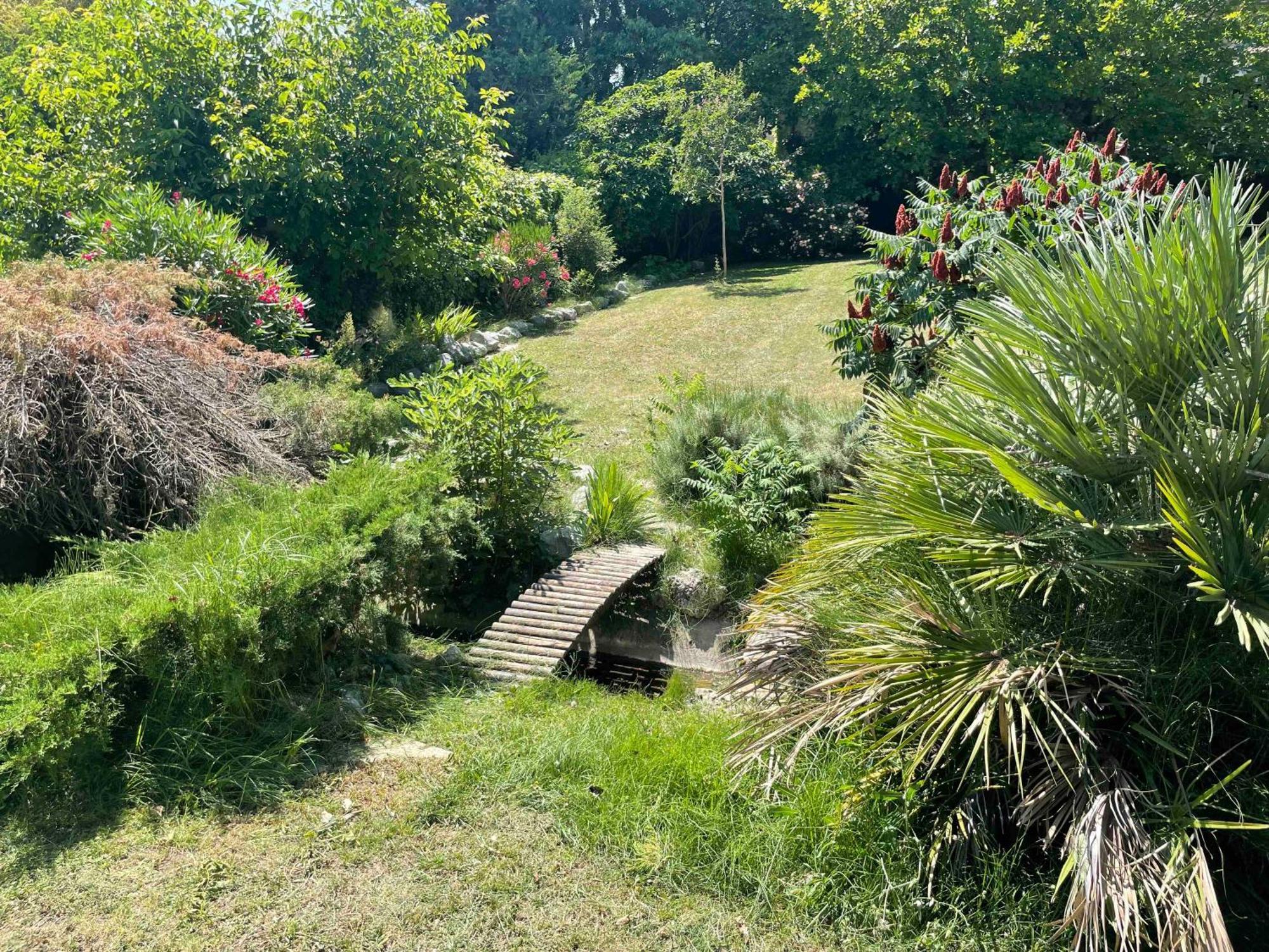 Gites Au Chateau Des Estubiers Les Granges-Gontardes Exterior photo